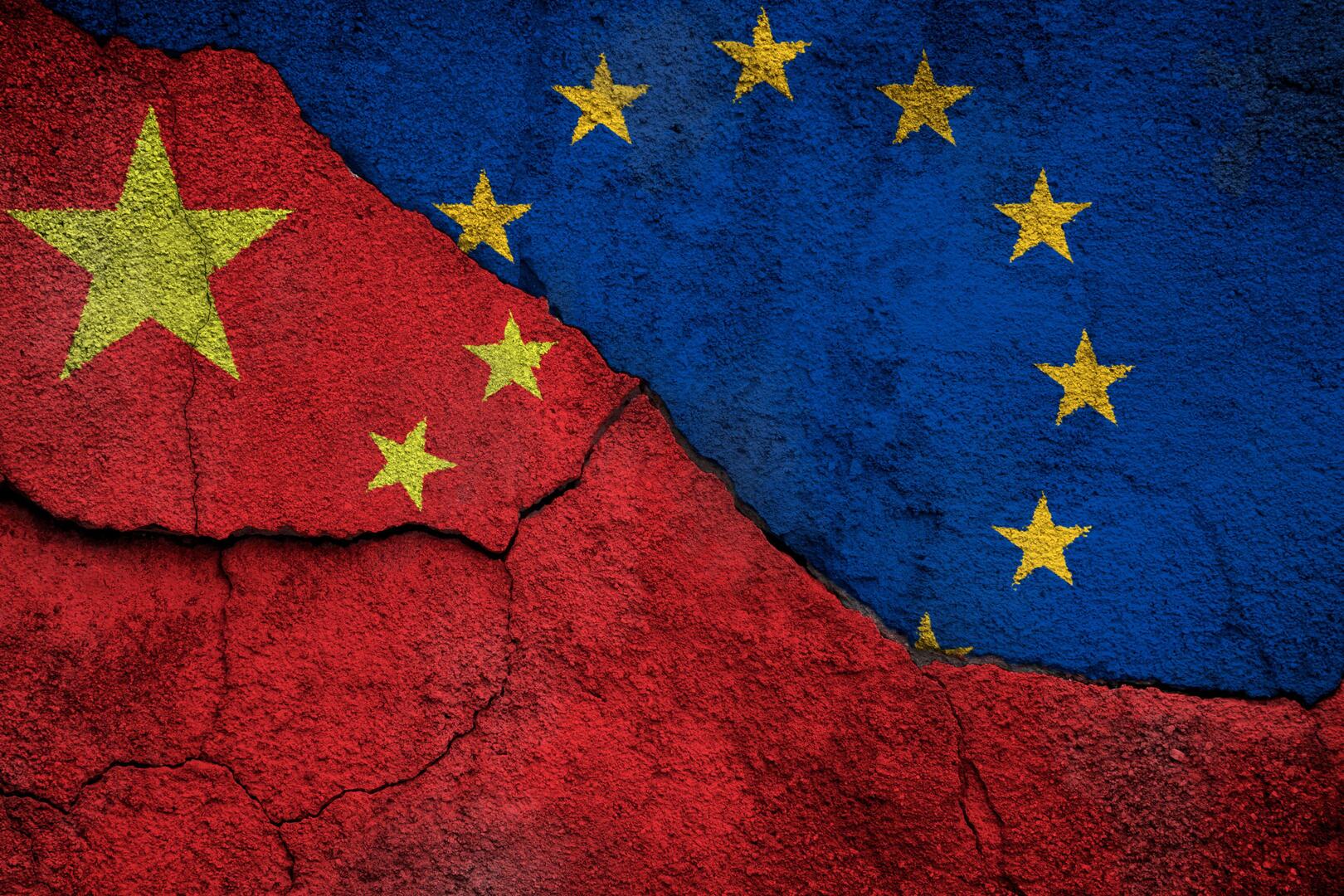 إجراء مناقشتين