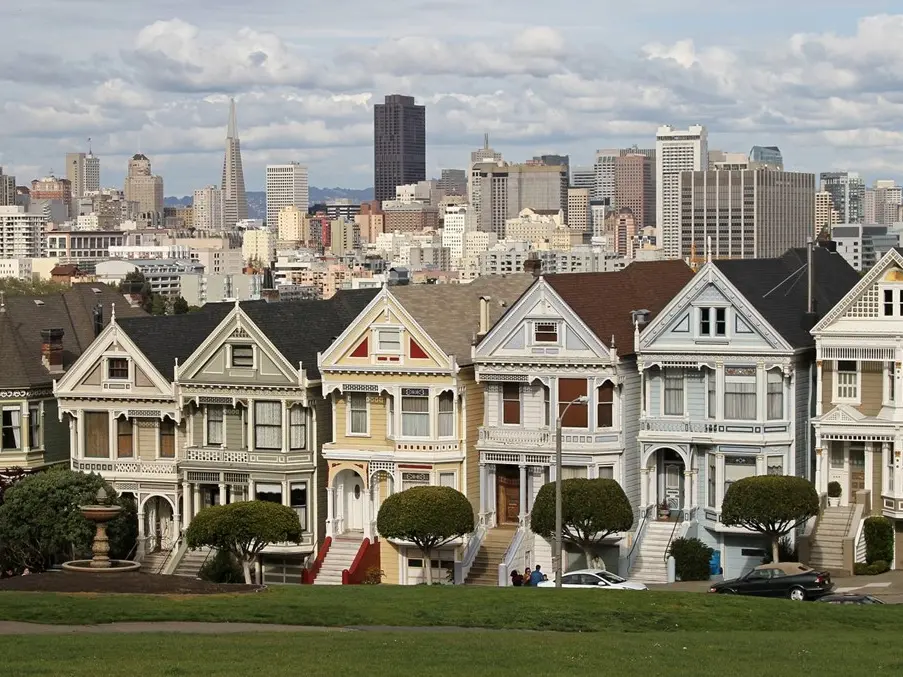 سوق الإسكان اليونانية