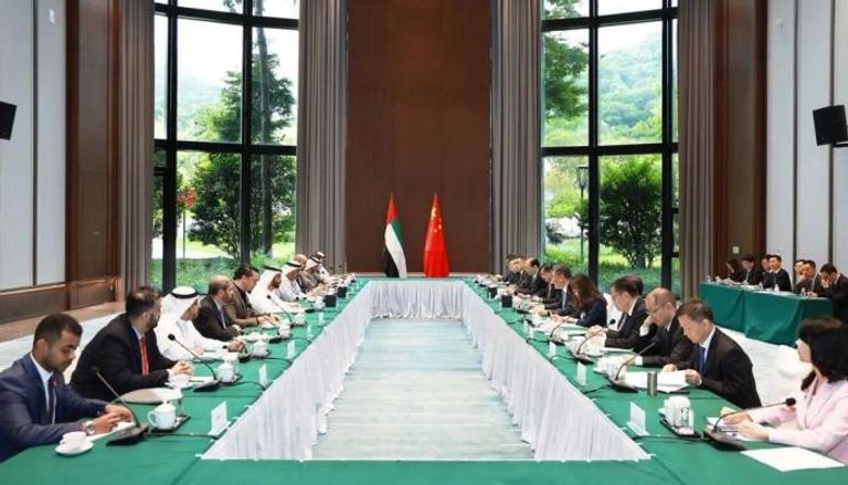 الإمارات-تُطلق