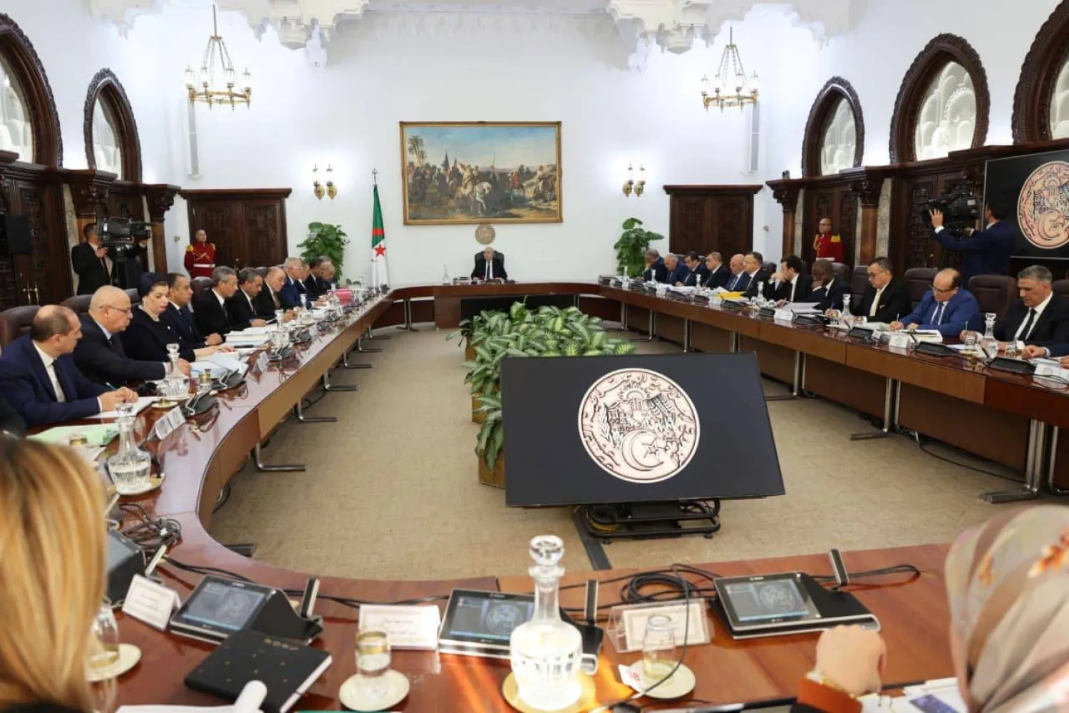 الجزائر-تتخذ