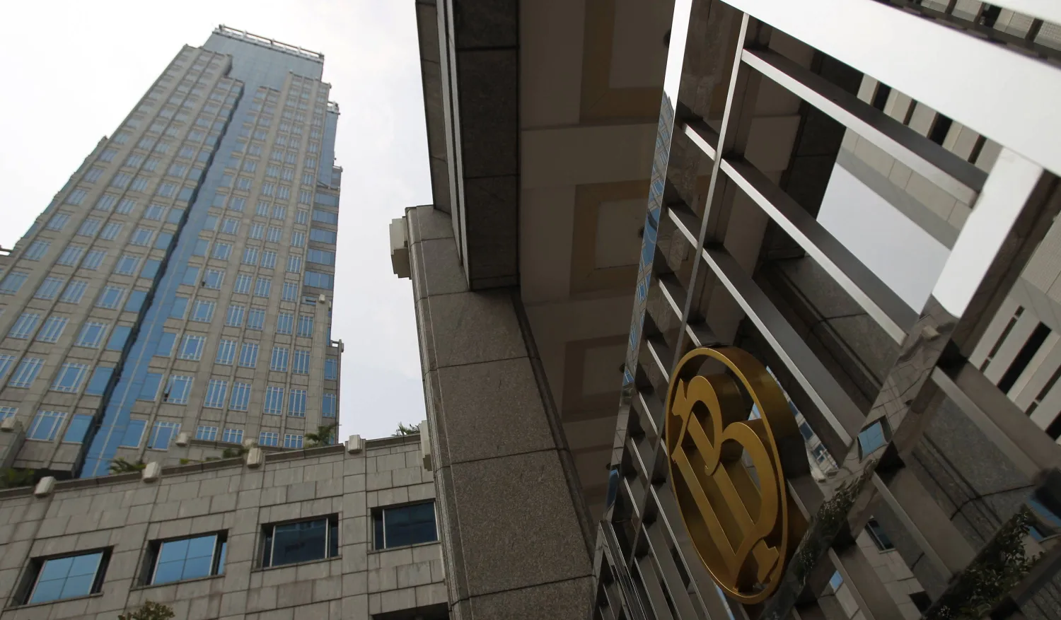 يخفّض-الفائدة