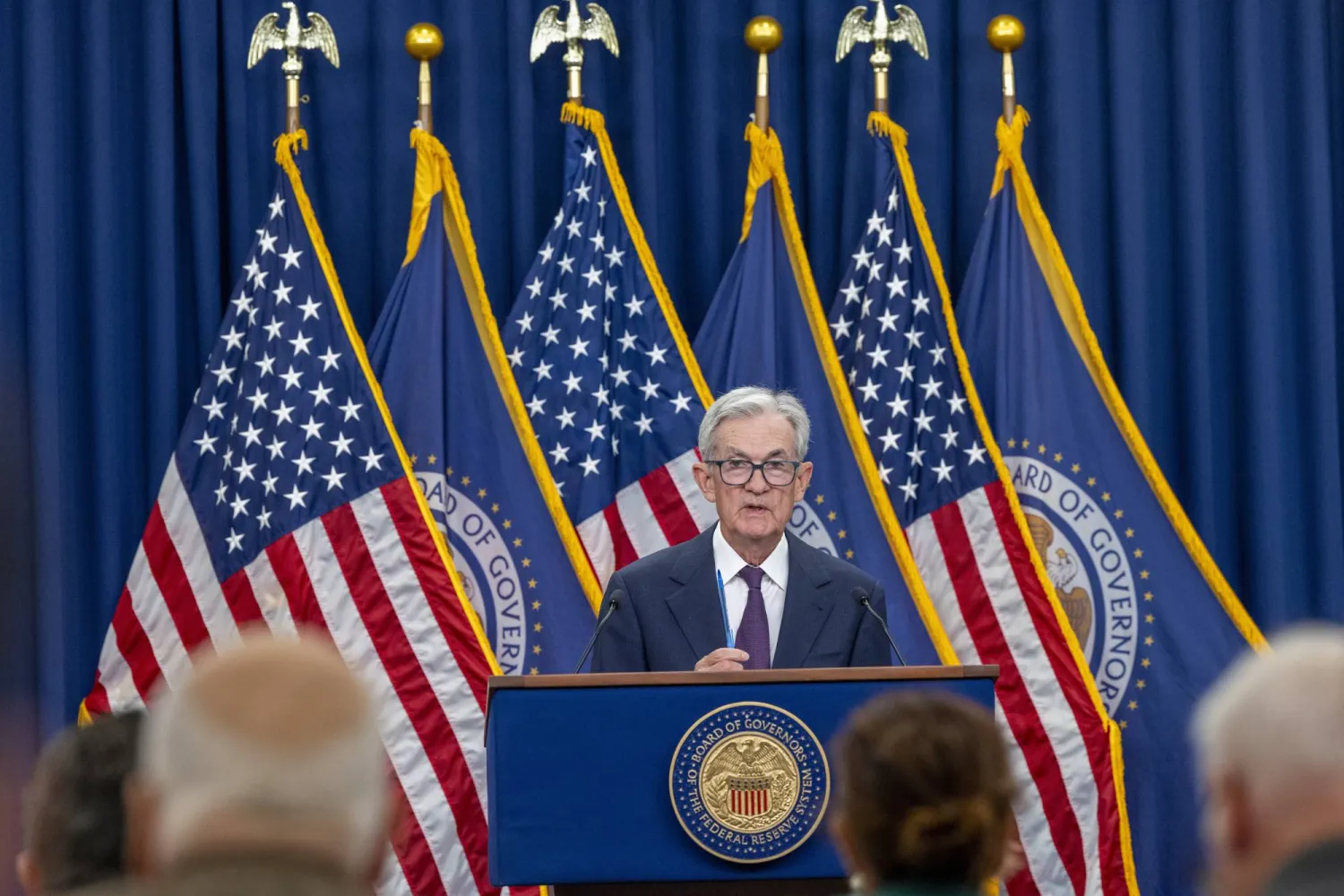 يُخفّض-الفائدة